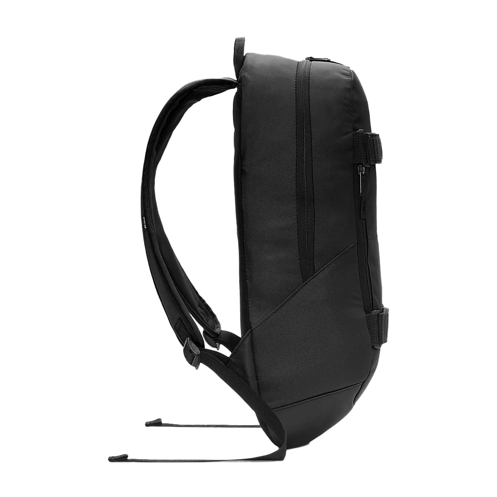NIKE SB - COURTHOUSE 24 LITRE BACKPACK: BLACK Bags 3 NIKE SB - COURTHOUSE 24 LITRE BACKPACK: BLACK Bags