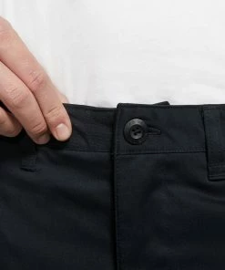 Trucks NIKE SB - DRI-FIT FTM CHINO LOOSE FIT PANT: BLACK
