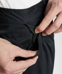 Trucks NIKE SB - DRI-FIT FTM CHINO LOOSE FIT PANT: BLACK