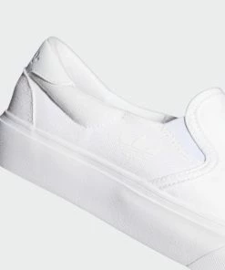ADIDAS - COURT RALLYE SLIP ON SHOES. WHITE/WHITE 11 ADIDAS - COURT RALLYE SLIP ON SHOES. WHITE/WHITE