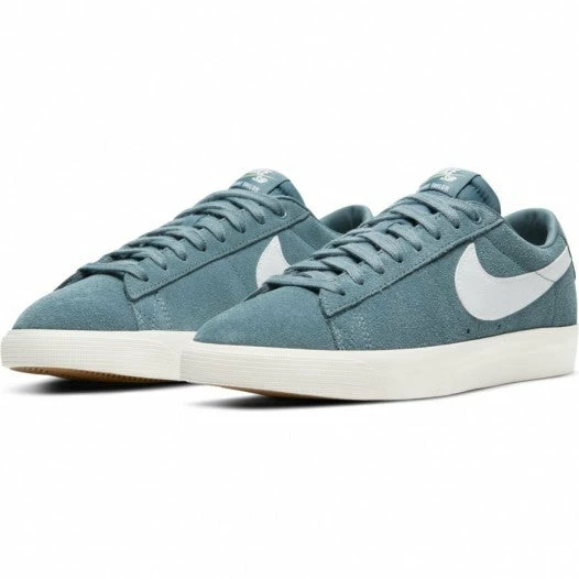 NIKE SB - ZOOM BLAZER LOW GT. OZONE BLUE / WHITE Trucks 2 NIKE SB - ZOOM BLAZER LOW GT. OZONE BLUE / WHITE Trucks