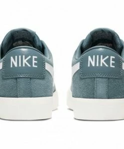 NIKE SB - ZOOM BLAZER LOW GT. OZONE BLUE / WHITE Trucks 7 NIKE SB - ZOOM BLAZER LOW GT. OZONE BLUE / WHITE Trucks