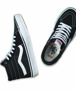 VANS - SKATE SK8-HI SHOES: BLACK/WHITE Trucks