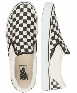 VANS - CLASSIC SLIP ON SHOES. BLACK & WHITE CHECKERBOARD